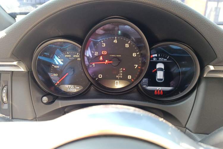 Used Porsche Macan 2018 Macan 2.0T Instrument Cluster