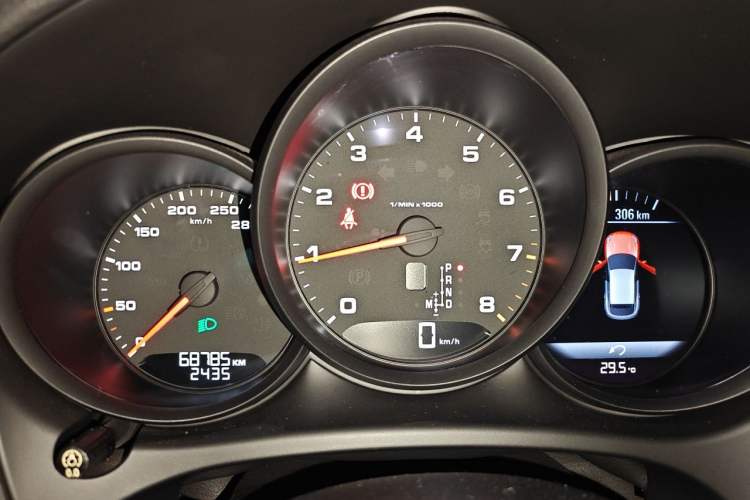 Used Porsche Macan 2018 Macan 2.0T Instrument Cluster