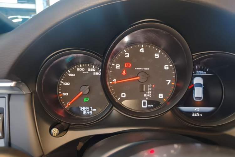 Used Porsche Macan 2018 Macan 2.0T Instrument Cluster