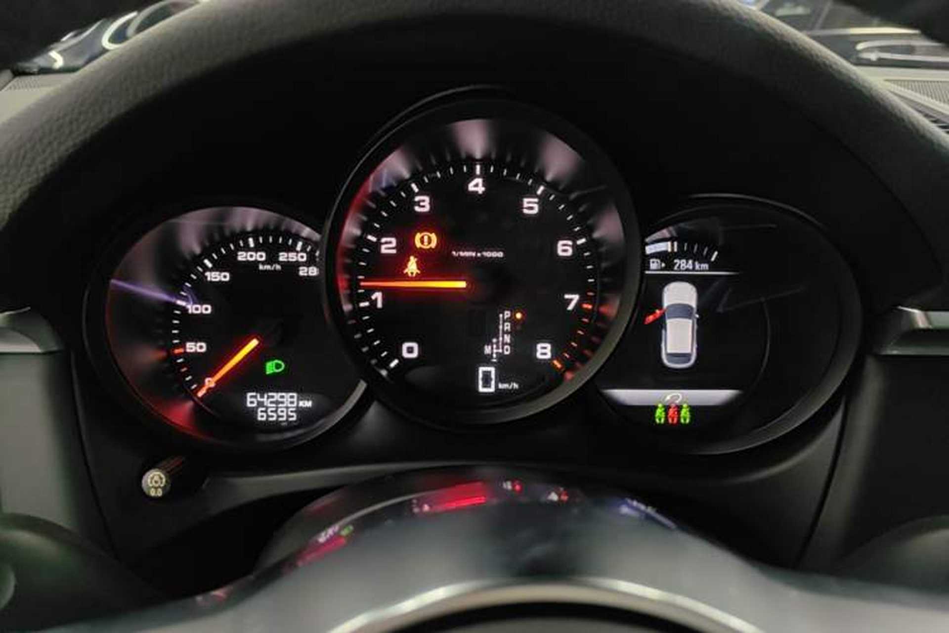 Used Porsche Macan 2018 Macan 2.0T Instrument Cluster