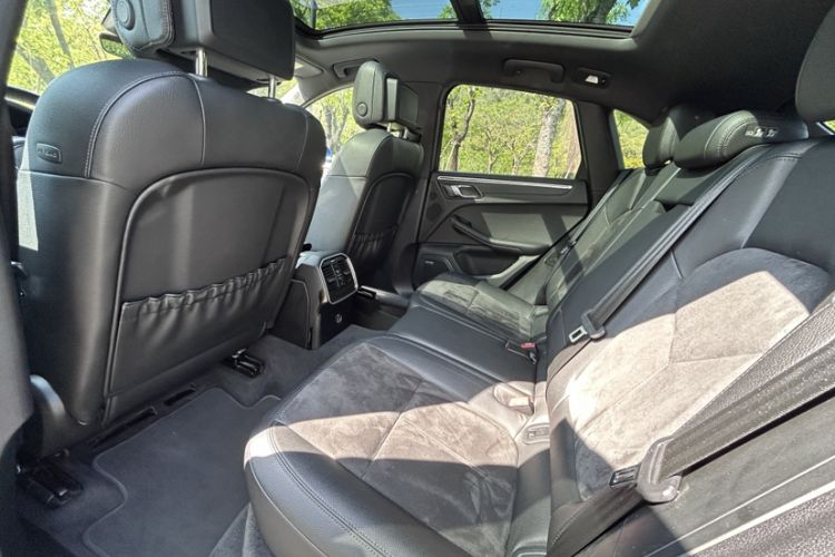 Used Porsche Macan 2018 Macan 2.0T Interior 1