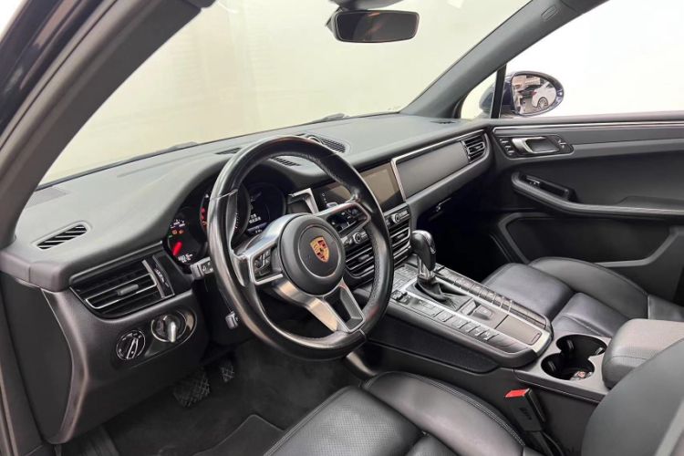 Used Porsche Macan 2018 Macan 2.0T Interior 1