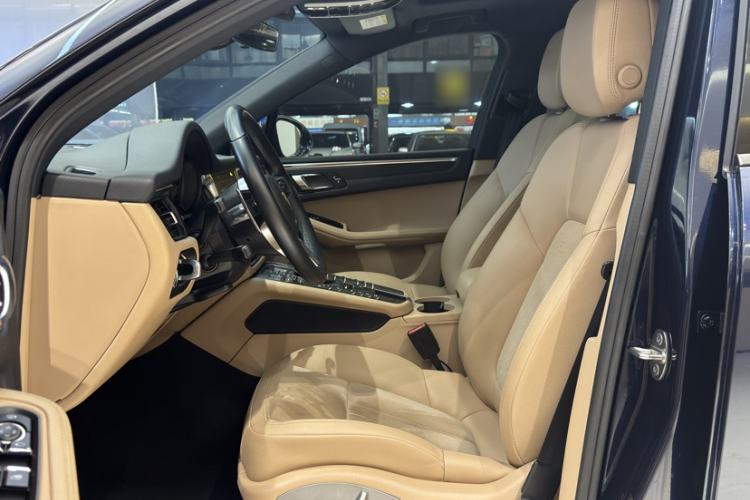 Used Porsche Macan 2018 Macan 2.0T Interior 1