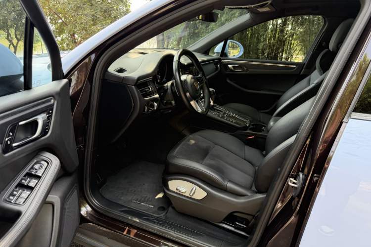 Used Porsche Macan 2018 Macan 2.0T Interior 2