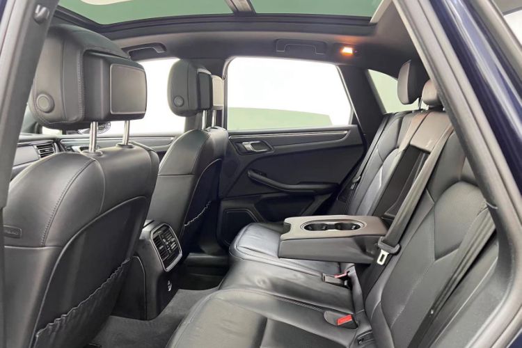 Used Porsche Macan 2018 Macan 2.0T Interior 2