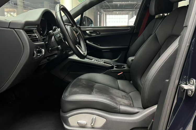 Used Porsche Macan 2018 Macan 2.0T Interior 2