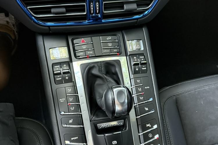 Used Porsche Macan 2018 Macan 2.0T Interior 3