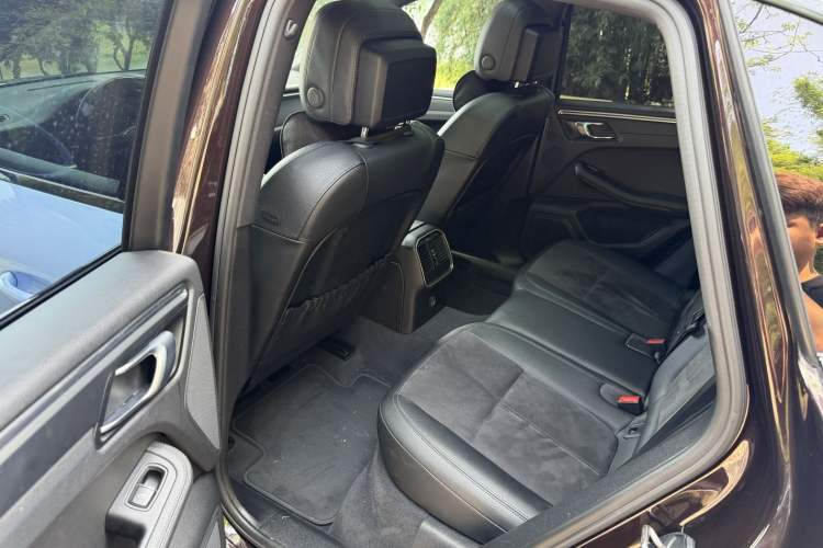 Used Porsche Macan 2018 Macan 2.0T Interior 3