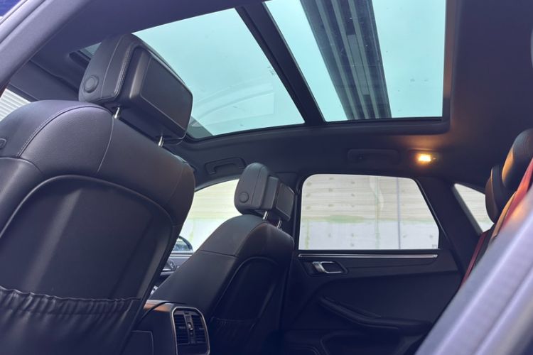 Used Porsche Macan 2018 Macan 2.0T Interior 3