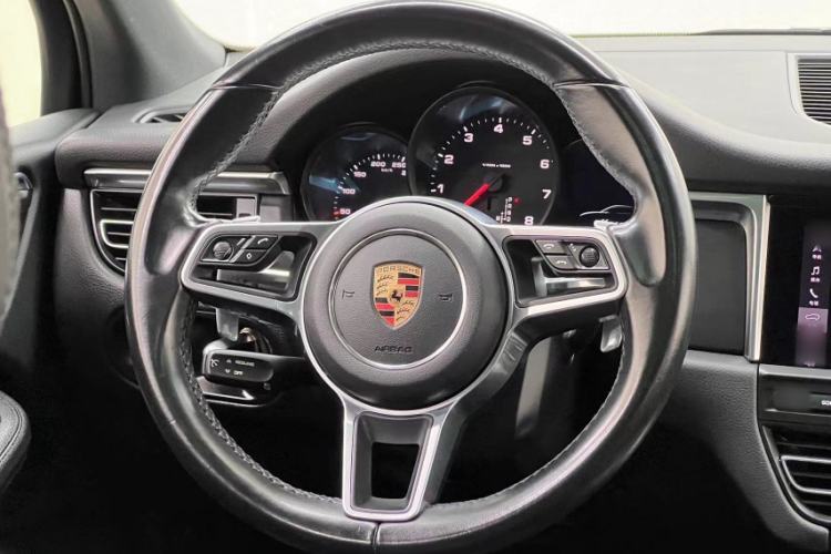 Used Porsche Macan 2018 Macan 2.0T Interior 4
