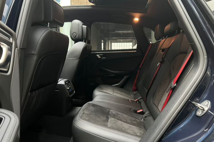 Used Porsche Macan 2018 Macan 2.0T Interior 4