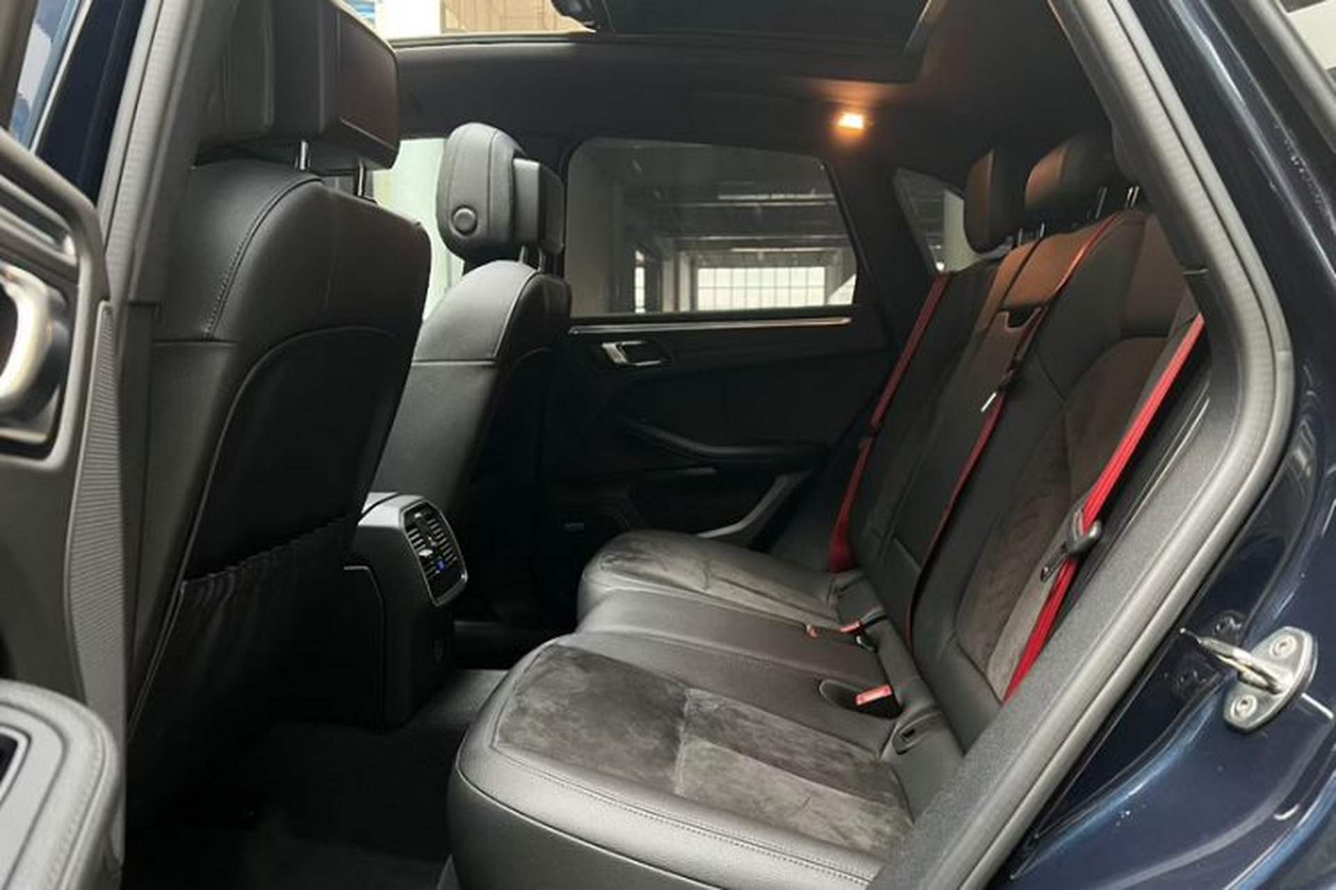 Used Porsche Macan 2018 Macan 2.0T Interior 4