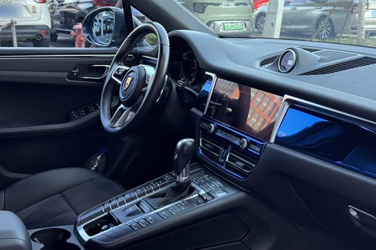 Used Porsche Macan 2018 Macan 2.0T Interior 5