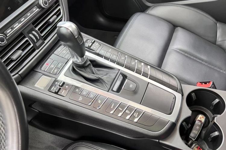 Used Porsche Macan 2018 Macan 2.0T Interior 6