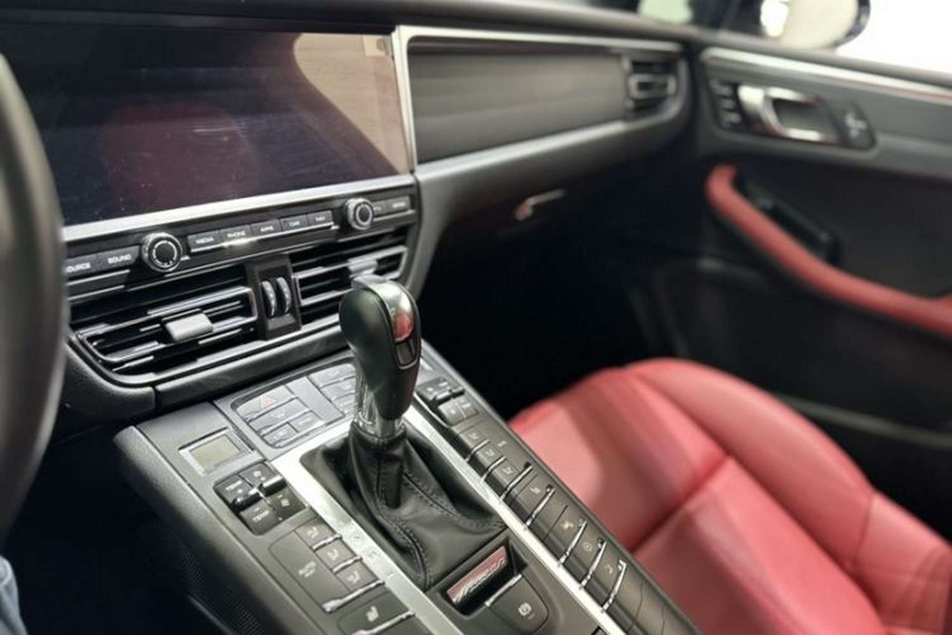 Used Porsche Macan 2018 Macan 2.0T Interior 6