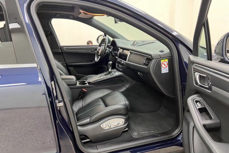 Used Porsche Macan 2018 Macan 2.0T Interior 7