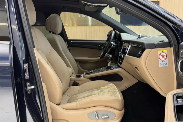Used Porsche Macan 2018 Macan 2.0T Interior 7