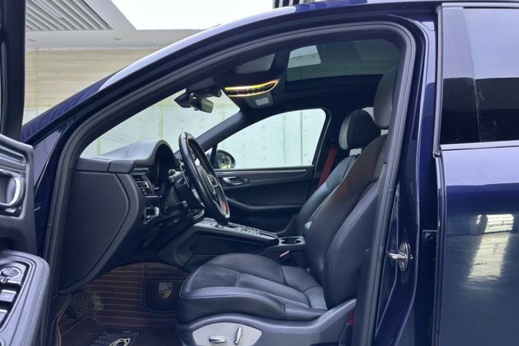 Used Porsche Macan 2018 Macan 2.0T Interior 8