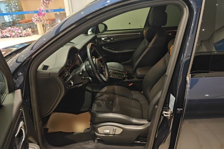Used Porsche Macan 2018 Macan 2.0T Left Front Seat