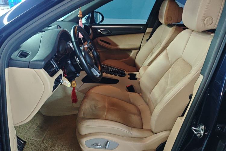 Used Porsche Macan 2018 Macan 2.0T Left Front Seat