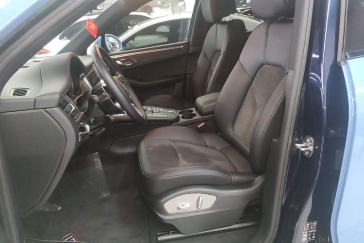 Used Porsche Macan 2018 Macan 2.0T Left Front Seat