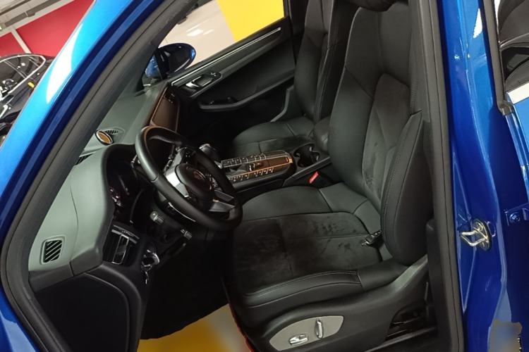 Used Porsche Macan 2018 Macan 2.0T Left Front Seat