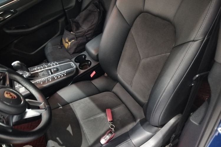 Used Porsche Macan 2018 Macan 2.0T Left Front Seat