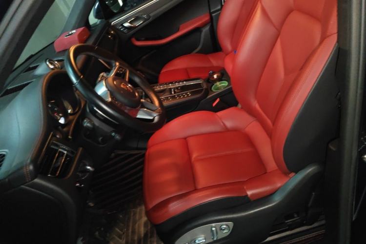 Used Porsche Macan 2018 Macan 2.0T Left Front Seat