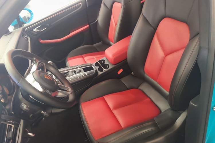 Used Porsche Macan 2018 Macan 2.0T Left Front Seat