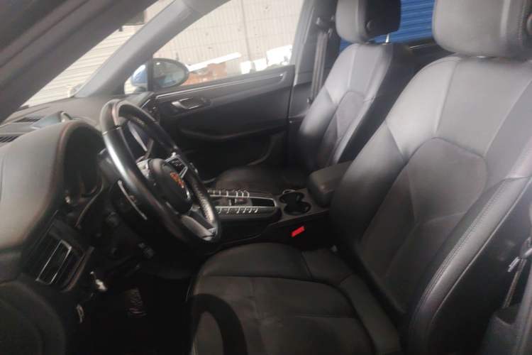 Used Porsche Macan 2018 Macan 2.0T Left Front Seat