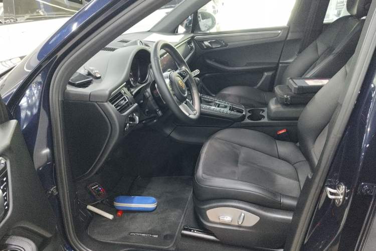 Used Porsche Macan 2018 Macan 2.0T Left Front Seat