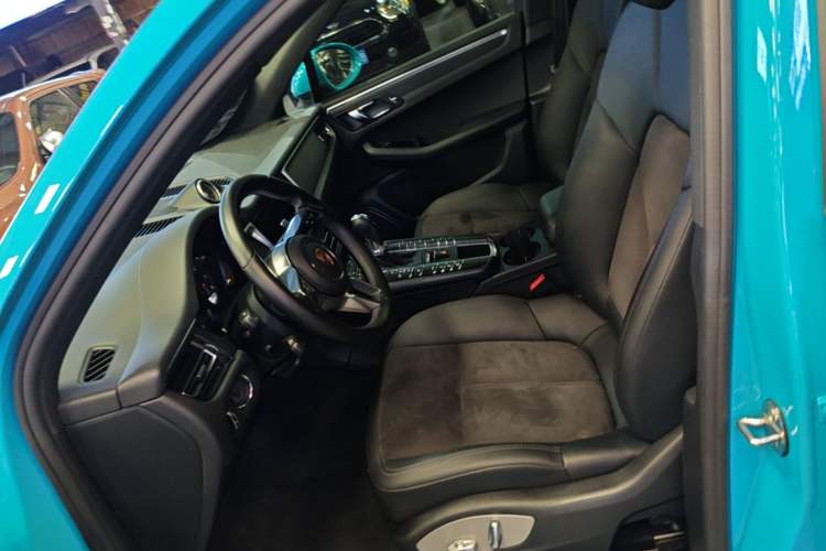 Used Porsche Macan 2018 Macan 2.0T Left Front Seat