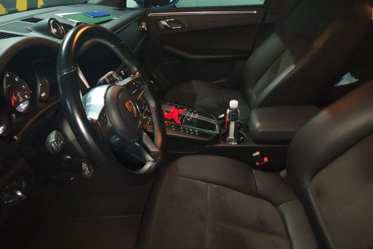 Used Porsche Macan 2018 Macan 2.0T Left Front Seat