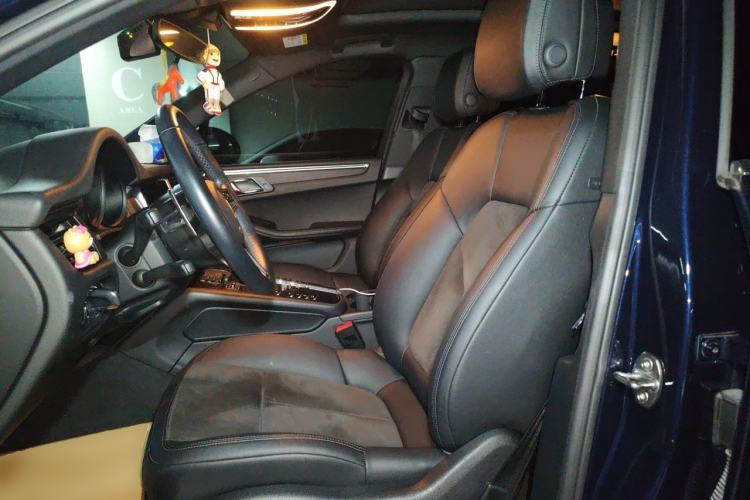 Used Porsche Macan 2018 Macan 2.0T Left Front Seat