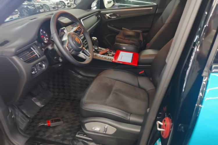 Used Porsche Macan 2018 Macan 2.0T Left Front Seat