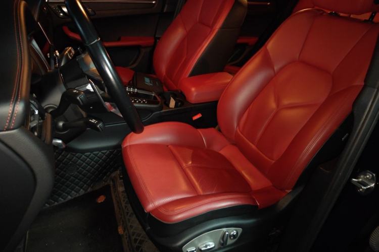 Used Porsche Macan 2018 Macan 2.0T Left Front Seat