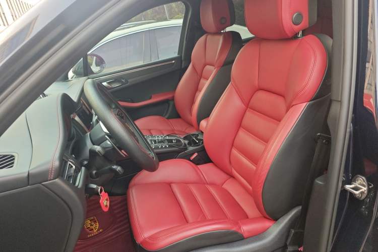 Used Porsche Macan 2018 Macan 2.0T Left Front Seat