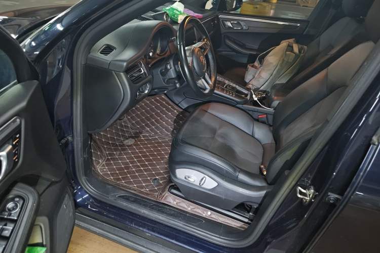 Used Porsche Macan 2018 Macan 2.0T Left Front Seat
