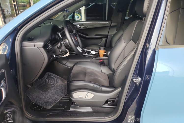 Used Porsche Macan 2018 Macan 2.0T Left Front Seat