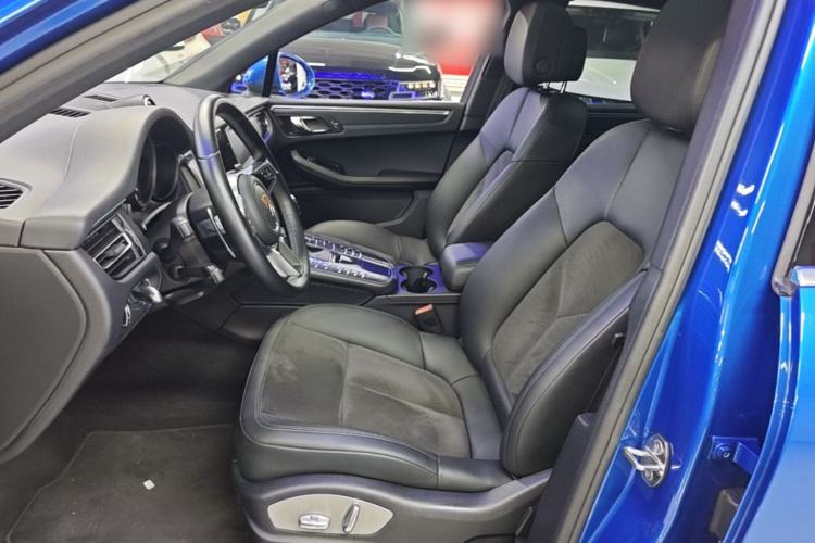 Used Porsche Macan 2018 Macan 2.0T Left Front Seat