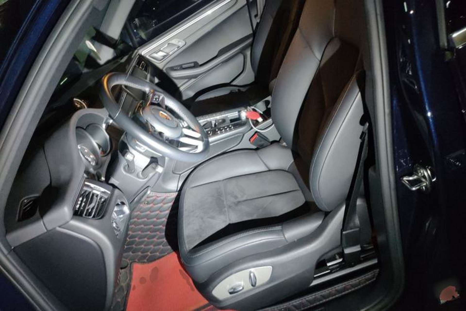 Used Porsche Macan 2018 Macan 2.0T Left Front Seat
