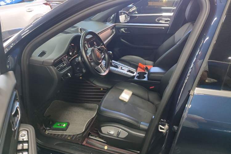 Used Porsche Macan 2018 Macan 2.0T Left Front Seat