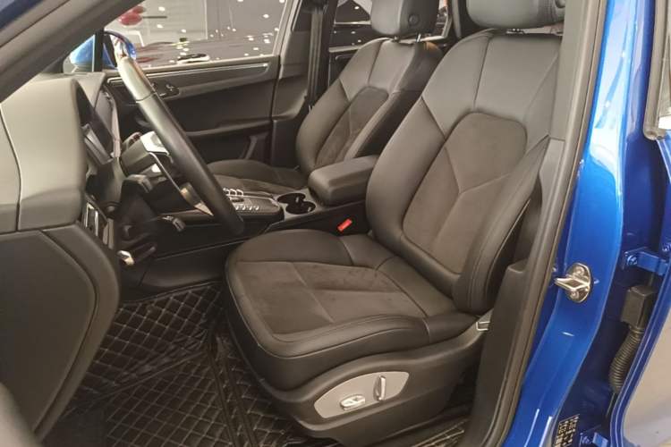 Used Porsche Macan 2018 Macan 2.0T Left Front Seat