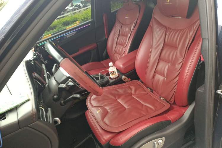 Used Porsche Macan 2018 Macan 2.0T Left Front Seat