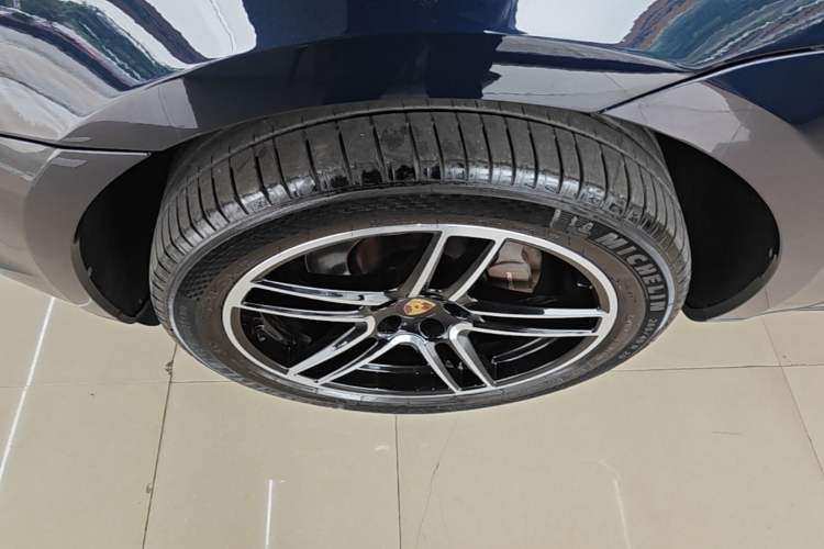 Used Porsche Macan 2018 Macan 2.0T Left Front Wheel Hub