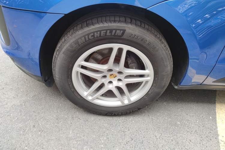 Used Porsche Macan 2018 Macan 2.0T Left Front Wheel Hub