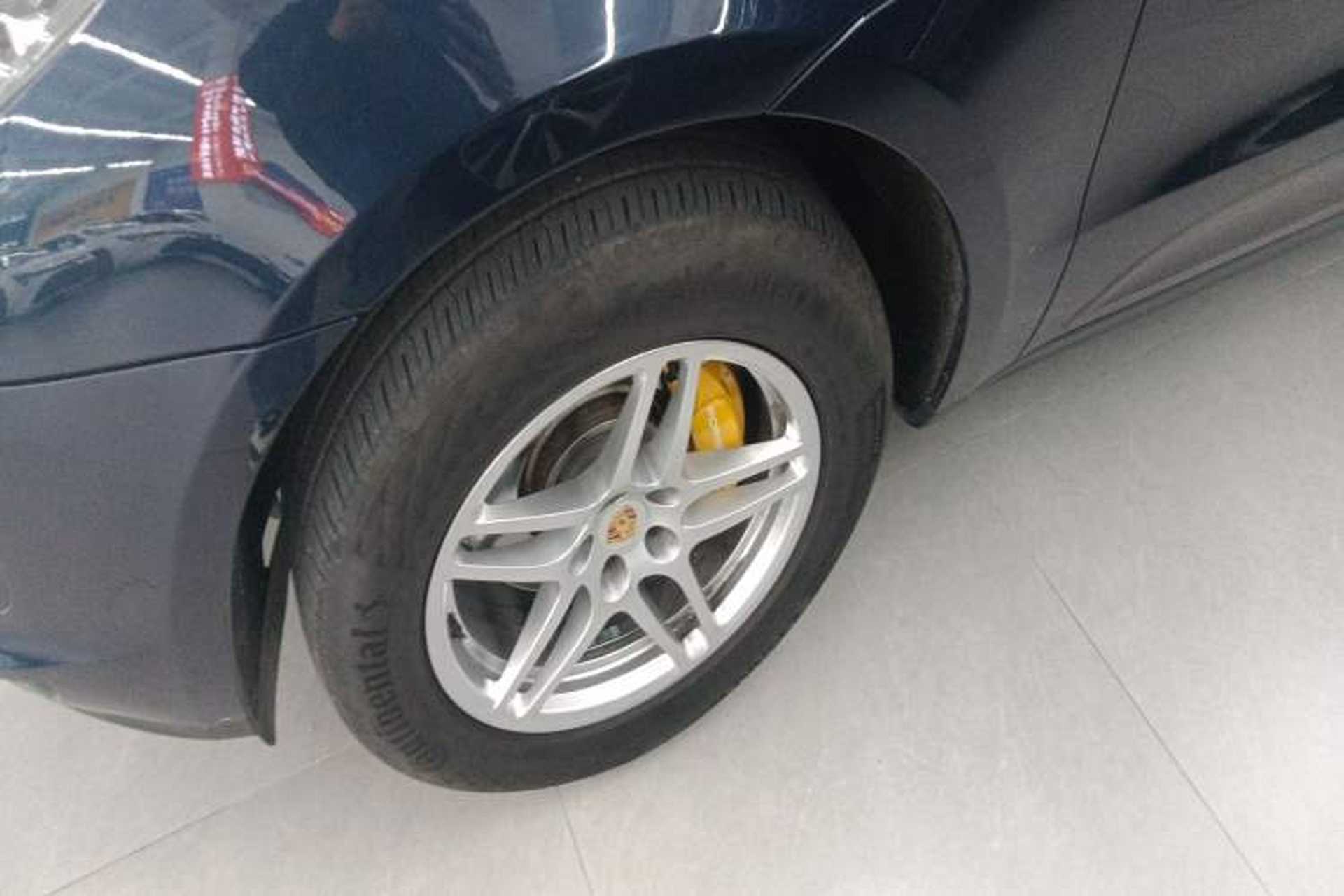 Used Porsche Macan 2018 Macan 2.0T Left Front Wheel Hub