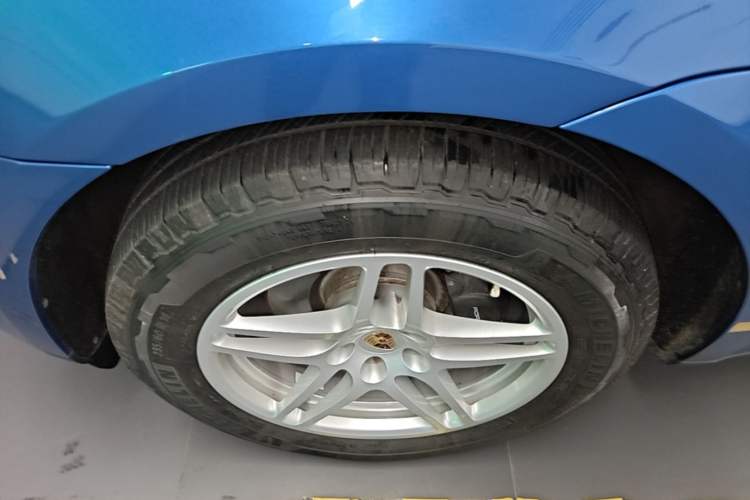 Used Porsche Macan 2018 Macan 2.0T Left Front Wheel Hub