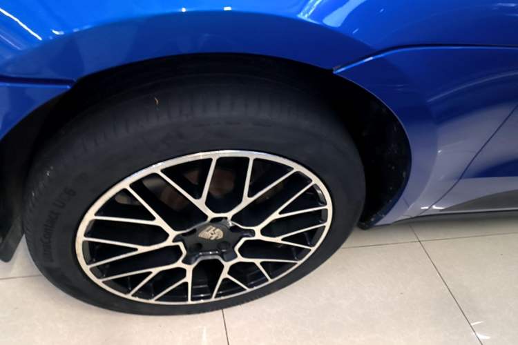 Used Porsche Macan 2018 Macan 2.0T Left Front Wheel Hub