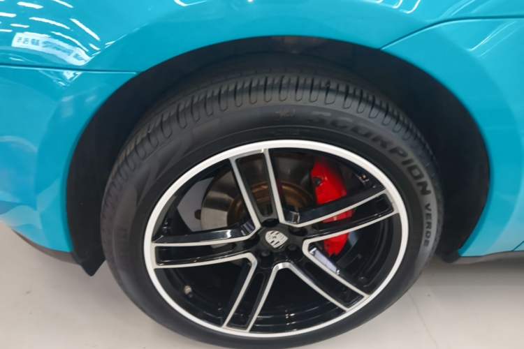 Used Porsche Macan 2018 Macan 2.0T Left Front Wheel Hub